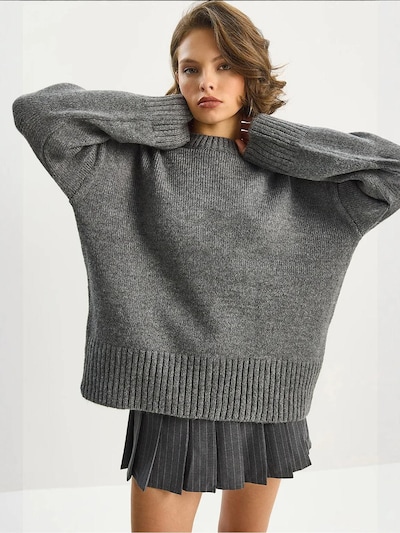 Bianco Lucci Pull-over en S-M en gris foncé, Vue avec produit
