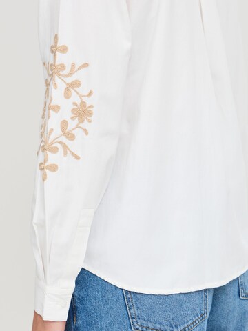 b.young - Blusa ' BYHETILA SHIRT 3 - ' en blanco
