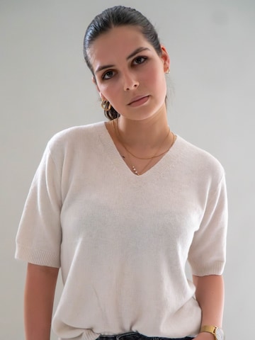 WEARABLE STORIES Trui 'Rune' in Beige: voorkant