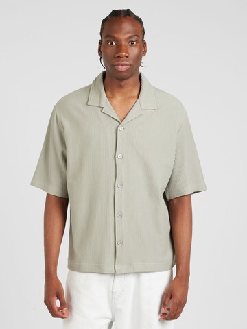 Fit confort Chemise WEEKDAY en vert : devant