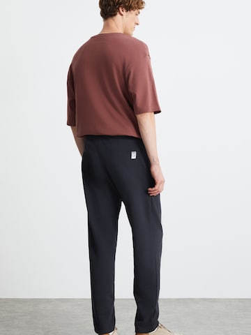 Grimelange Regular Trousers in Grey