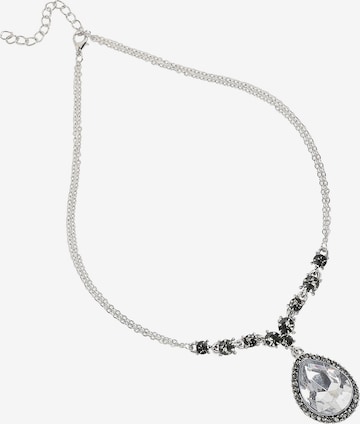 Lanțuri 'Shabnam' de la SOHI pe argintiu: față