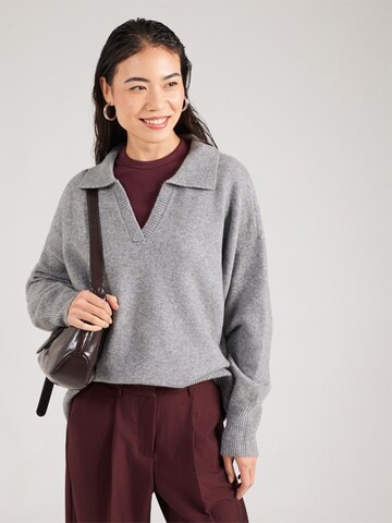 Pull-over 'PCMALOU' PIECES en gris : devant