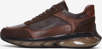 Sneaker bassa di Derimod in marrone: frontale
