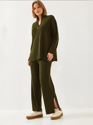 Completo pantalone di Bianco Lucci in verde