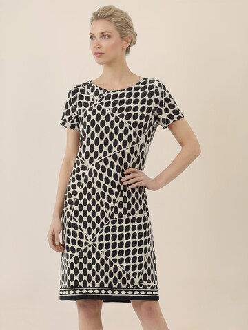 APART Kleid in Schwarz: Vorderseite