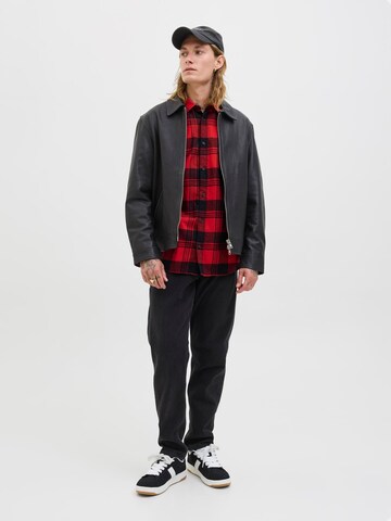 Coupe regular Chemise JACK & JONES en rouge