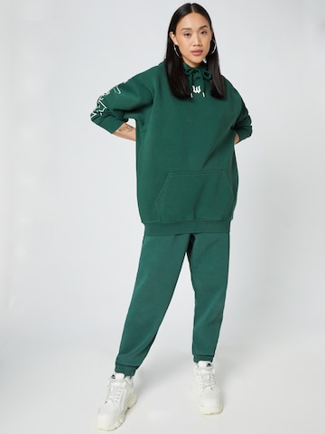 ABOUT YOU x Dardan Sweatshirt 'Elia' in Groen