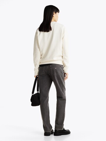 Tommy Jeans Sweatshirt in Beige