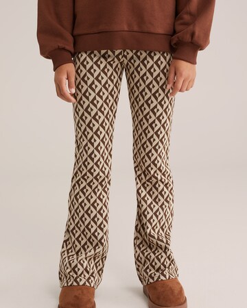 WE Fashion Расклешенный Леггинсы в Бежевый: спереди