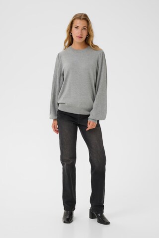 Kaffe Pullover i grå