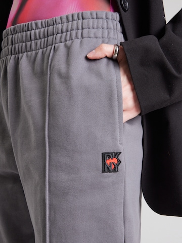 DKNY Tapered Hose in Grau
