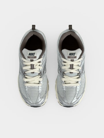 Nike Sportswear Сникърси 'AIR MAX MOTO 2K' в сиво