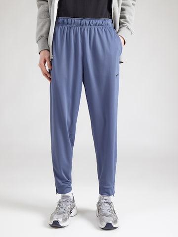Effilé Pantalon de sport 'TOTALITY' NIKE en bleu : devant