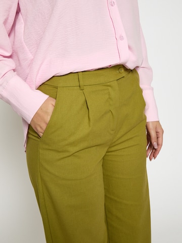 Regular Pantalon 'Lucey' DESIRES en vert