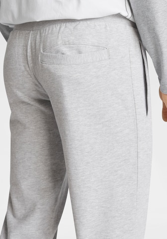 KangaROOS Tapered Pants in Grey