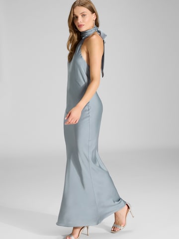 Rochie de seară de la SWING pe albastru