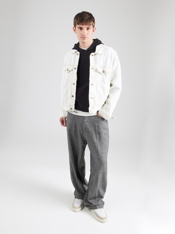GUESS - Sudadera en negro