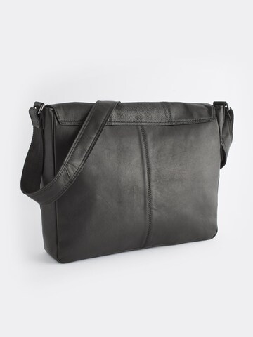 Messenger de la Next pe negru