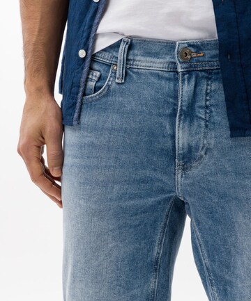 BRAX Regular Jeans 'Chris' in Blauw