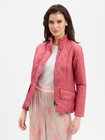 Barbour Tussenjas in Rood: voorkant