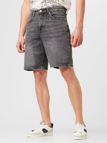 QS Regular Shorts in Grau: predná strana