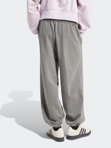 ADIDAS SPORTSWEAR Tapered Sportnadrágok 'A SZN' - szürke