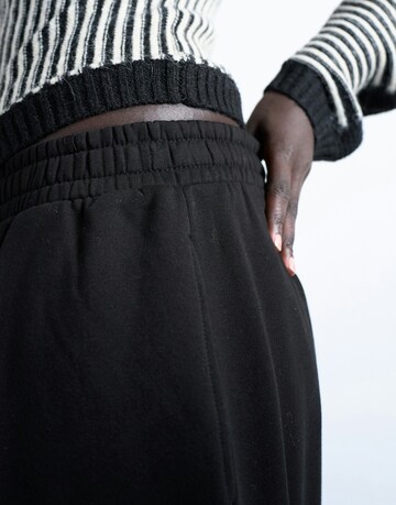 TOPSHOP Baggy Панталон 'JANICE' в черно