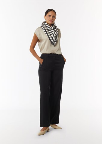 COMMA Shawl in Black