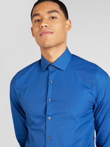 Coupe slim Chemise 'FIL A FIL' Michael Kors en bleu