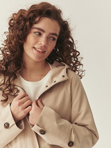 TATUUM Φθινοπωρινό και ανοιξιάτικο μπουφάν 'KORNELI' σε μπεζ