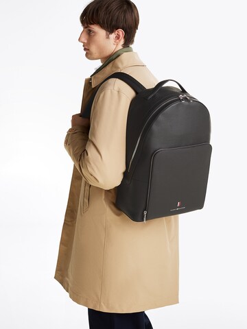 TOMMY HILFIGER Backpack in Black: front