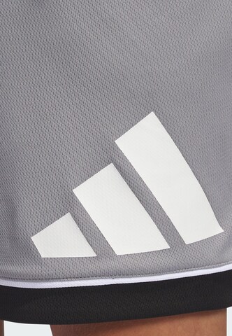 ADIDAS PERFORMANCE Loosefit Sporthose 'Badge of Sport' in Grau