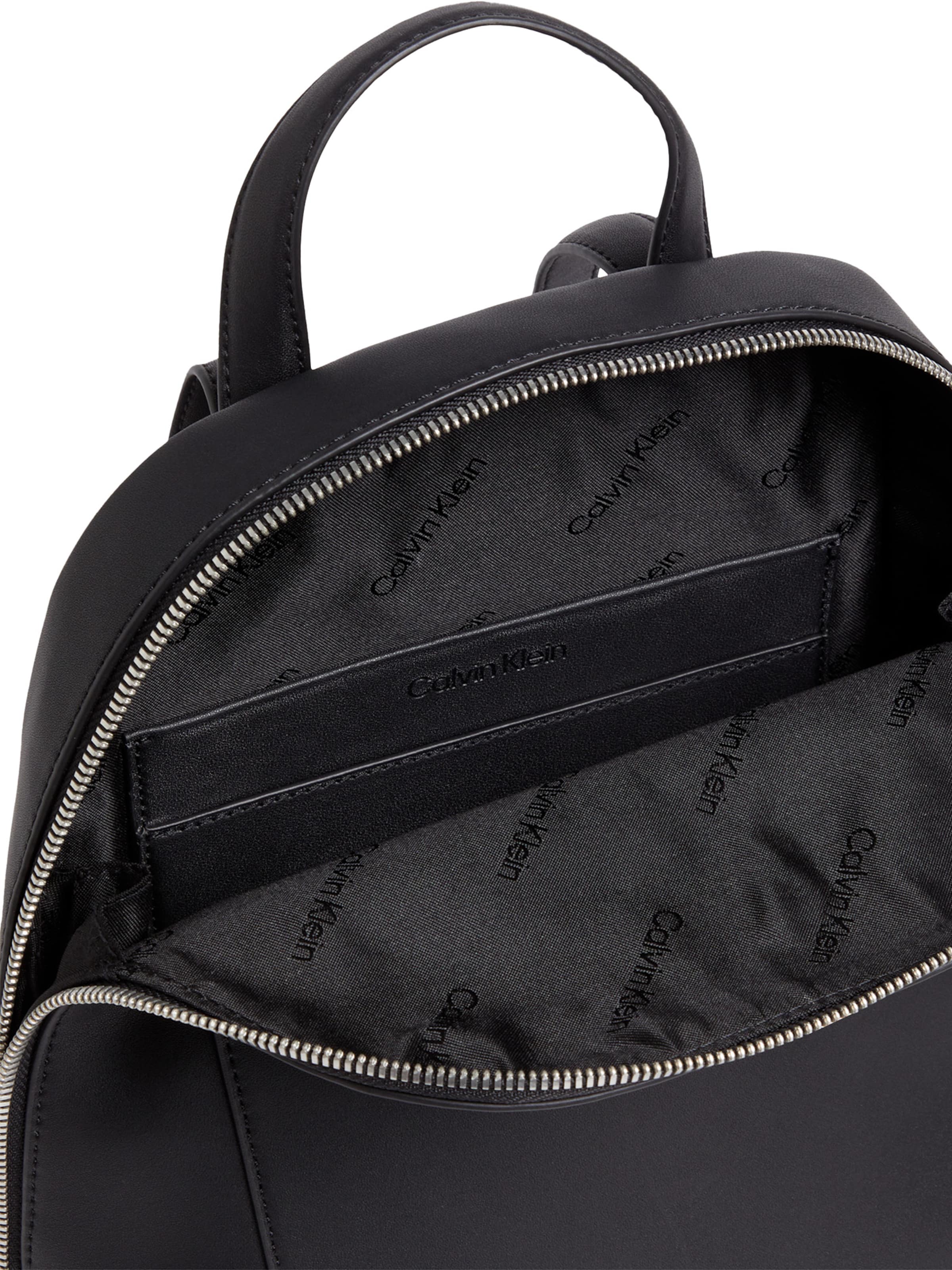 Calvin Klein - Mochila 'Must' en negro