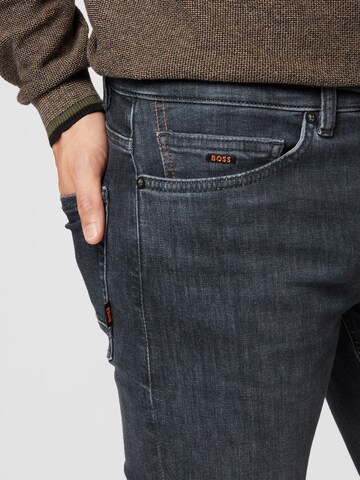 BOSS Orange Slimfit Jeans 'Delaware' in Grijs