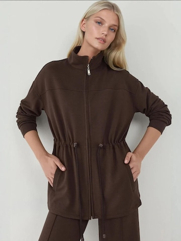 Hiccup Sweatjacke in Braun