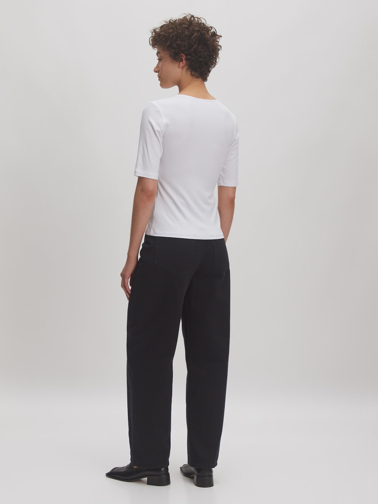 EDITED Producten Shirt 'Leandra' Wit