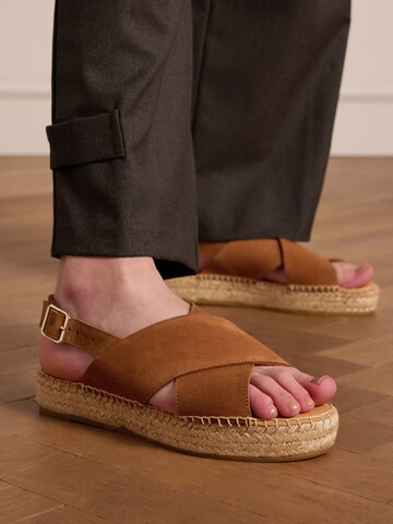 MANFIELD Sandals in Brown