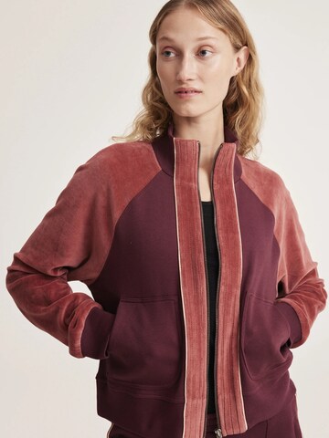 Odd Molly Gebreid vest 'Grace' in Bruin: voorkant