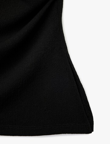 Koton T-Shirt in Schwarz