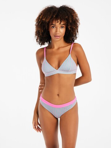 PROTEST Triangel Bikini 'PRTEzra'‌‌‌‌‌‌‌ in Pink