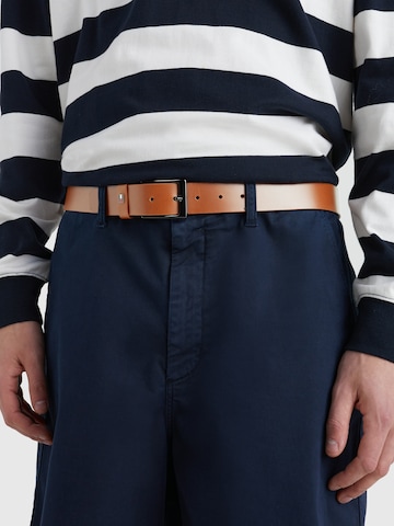 TOMMY HILFIGER Riem 'Layton' in Bruin: voorkant