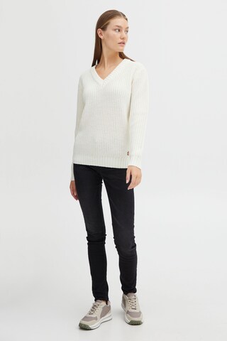 Pullover di Oxmo in bianco: frontale