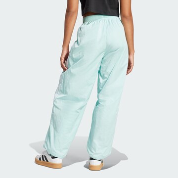 ADIDAS ORIGINALS Loosefit Nadrág 'Adicolor Teamgeist' - kék