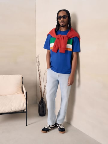 T-Shirt Next en bleu