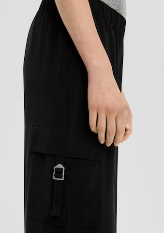 QS Wide leg Cargo trousers in Black