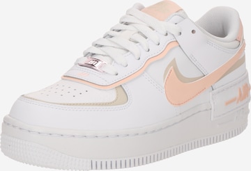 Nike Sportswear Matalavartiset tennarit 'AF1 SHADOW' värissä valkoinen: etupuoli