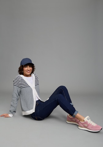 LAURA SCOTT Knit Cardigan in Grey