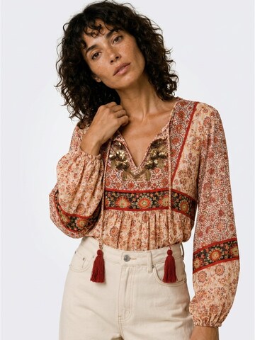 Miss June Blouse 'Blouse Mahaly' in Beige