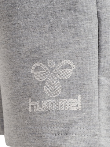 Hummel Regular Badeshorts in Grau